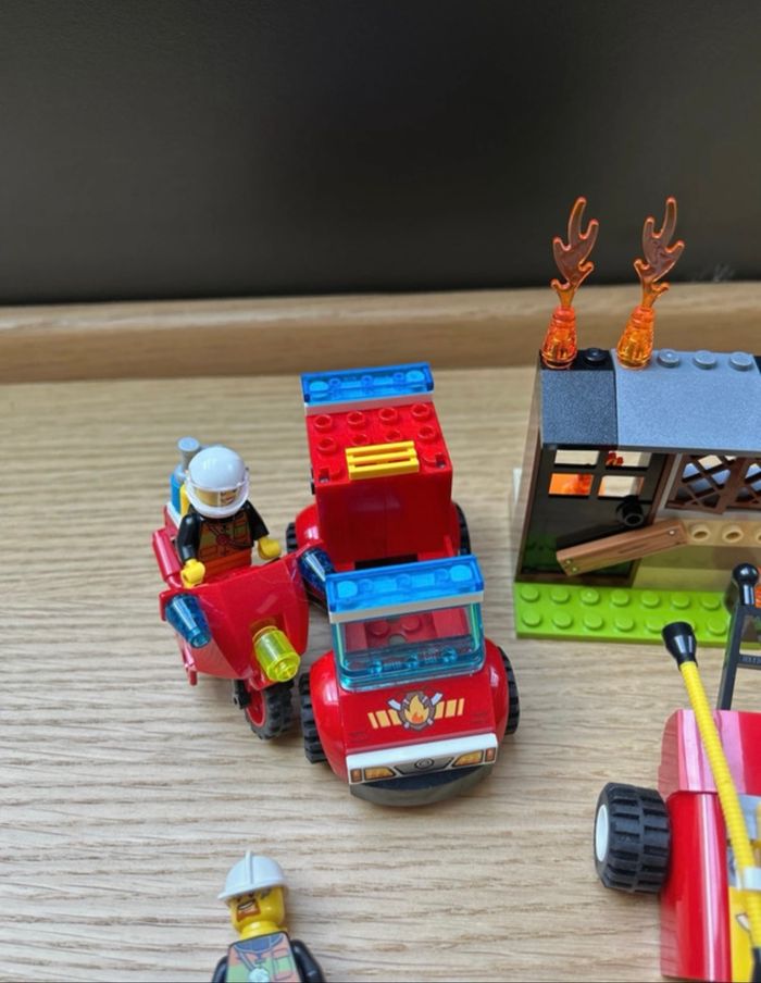 Lego junior pompier - photo numéro 3