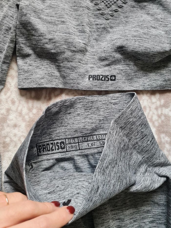 Ensemble de sport 🩶 - photo numéro 5
