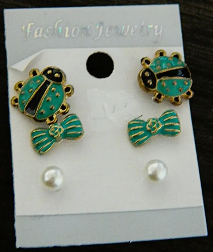 Lot de 3 paires de boucles d'oreilles neuves