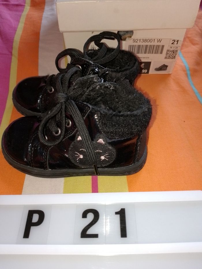 Petite bottines comme neuf
Pointure 21
Freemouss