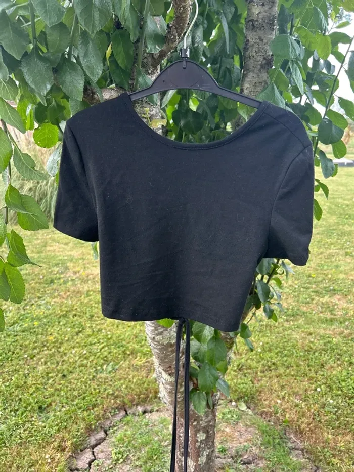 T-shirt dos nus XS - photo numéro 3