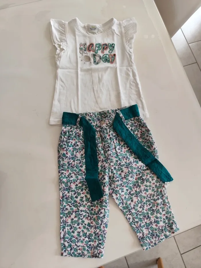 Ensemble pantalon et haut Tape à l'oeil 12 mois