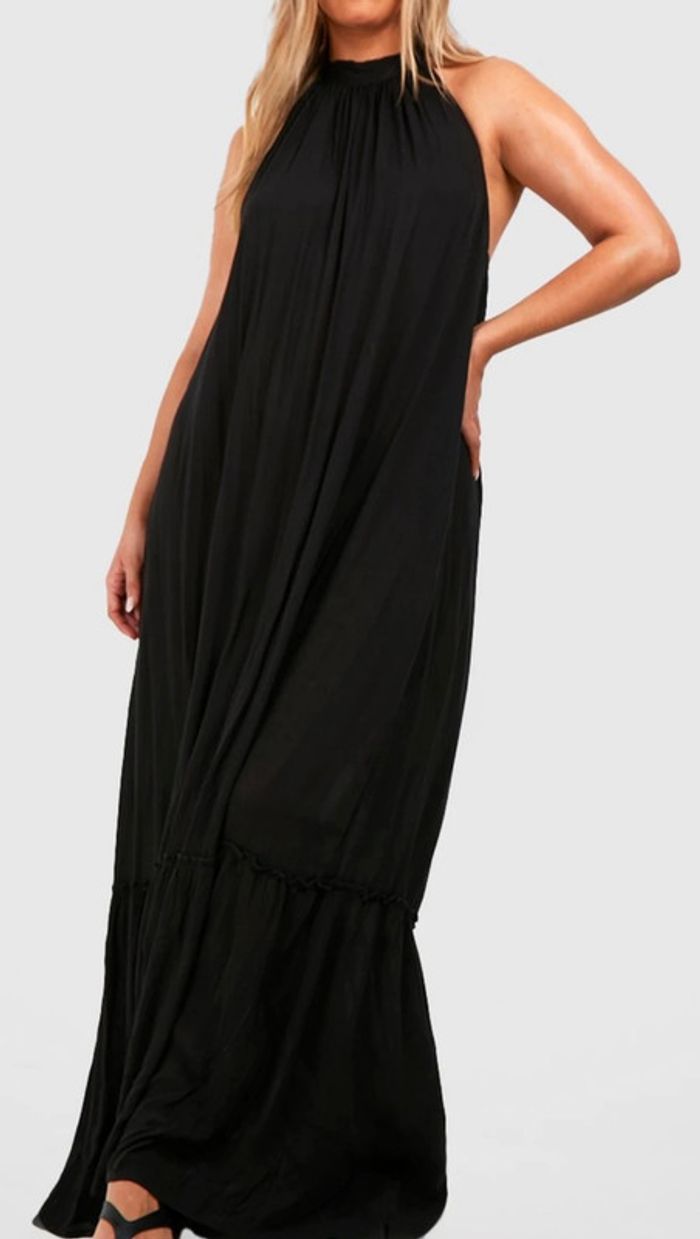 Robe dos nu boohoo - photo numéro 4