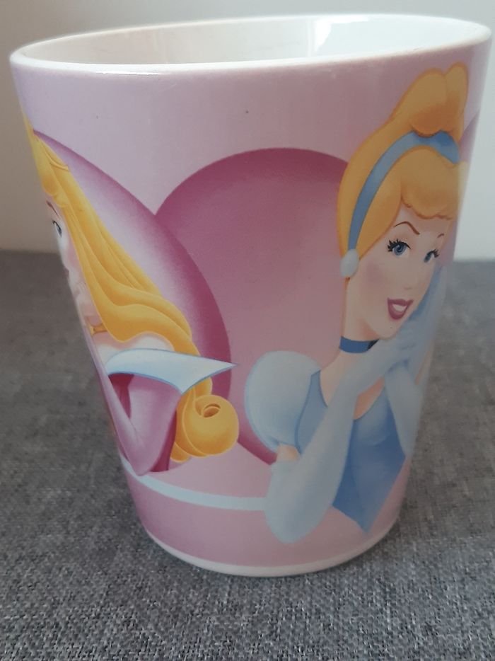 Tasse / mug Disney Princesses : Aurore, Belle et Cendrillon - photo numéro 3