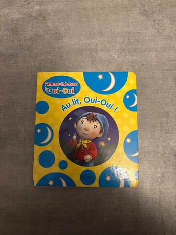 Livre, amuse-toi avec oui oui au lit oui oui