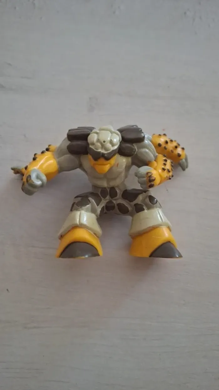 Figurine vintage giochi Kongor – gormiti Peuple de la Roche – Série 1 numéro 4 (2007)