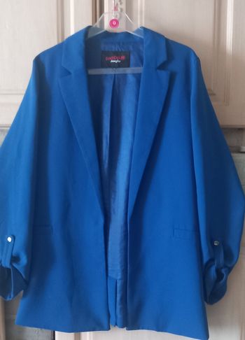 Veste blazer  bleue veste blazer bleue  élégante 100% polyester taille 38