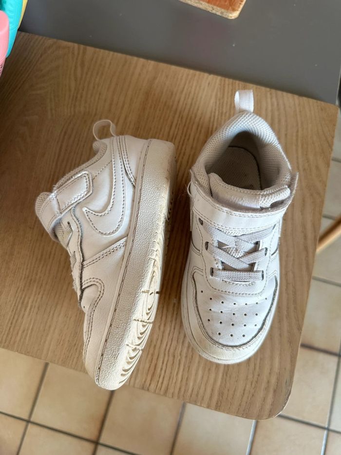 Baskets Nike 26 - photo numéro 2