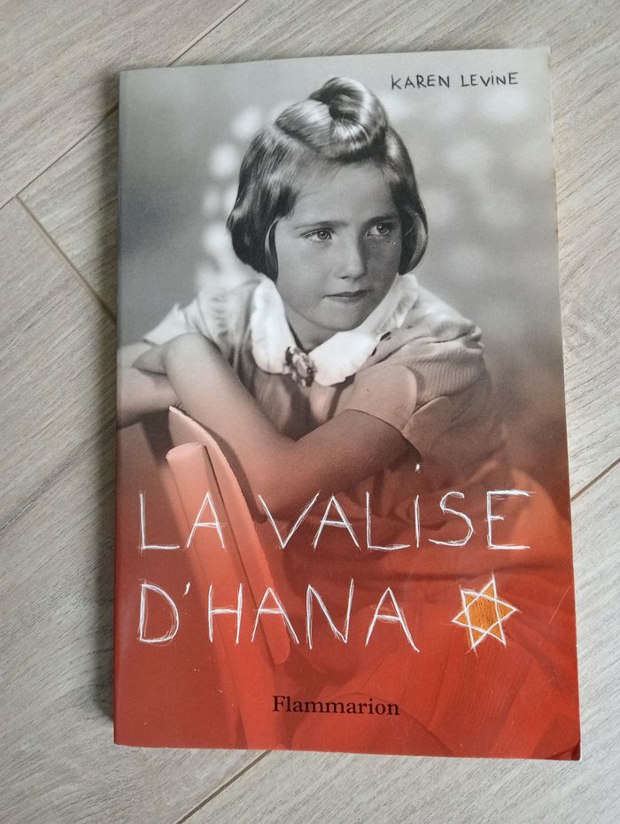 Livre La valise d'hana