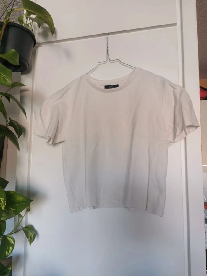 T-shirt court blanc Bershka