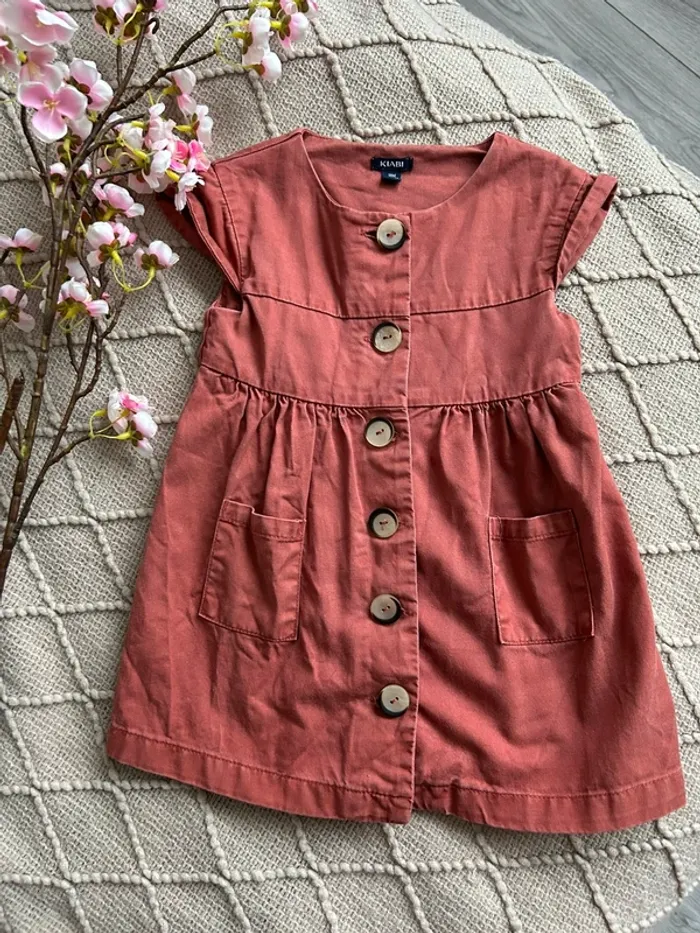 Robe terra cotta boutons