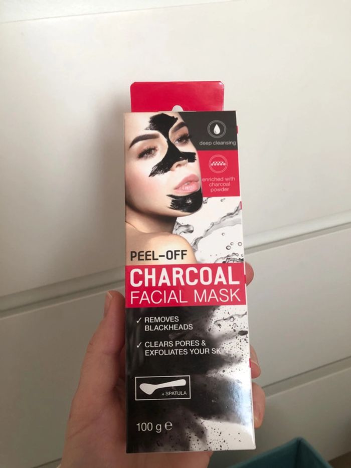 Masque facial charbon