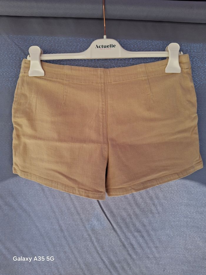 Short t40 - photo numéro 4