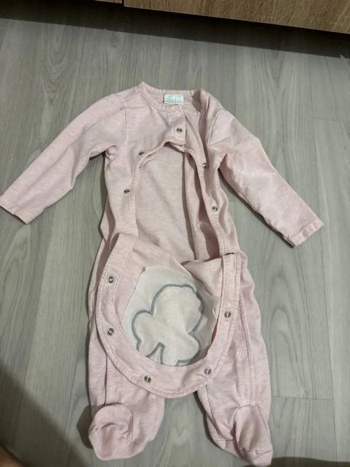 Pyjama 6 mois - photo numéro 3