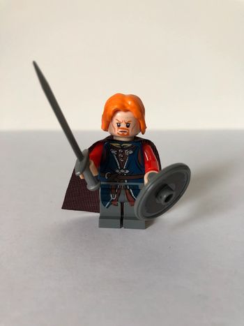Figurine type lego lego Boromir. le seigneur des anneaux