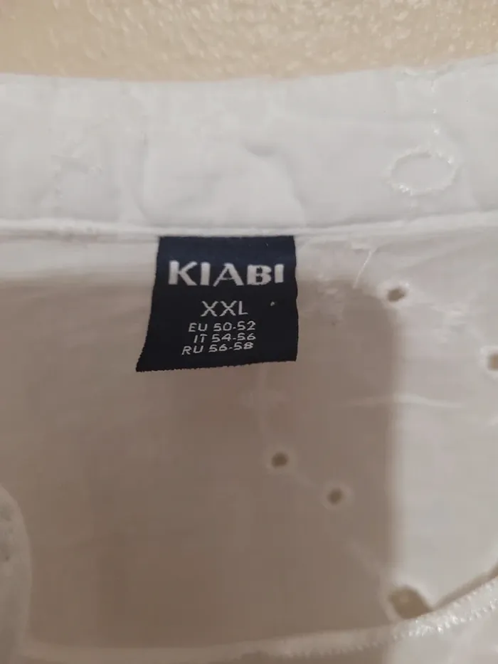 Blouse dentelle kiabi  taille 50 52 - photo numéro 3