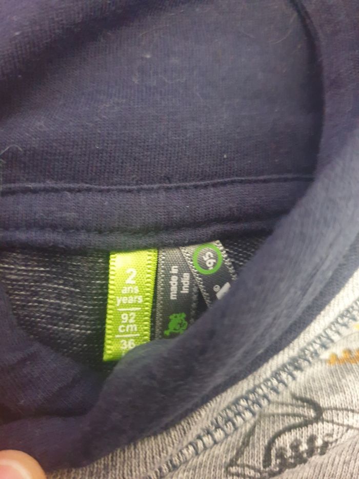 T-shirt manches longues 2 ans/92 cm - photo numéro 3