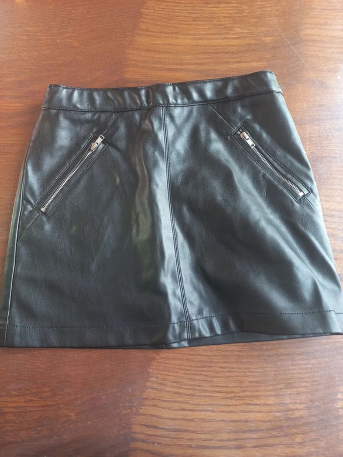 Jupe en "simili cuir" noir