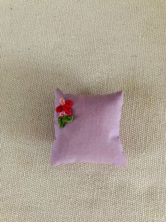 Mini coussin pour poupée barbie - photo numéro 3