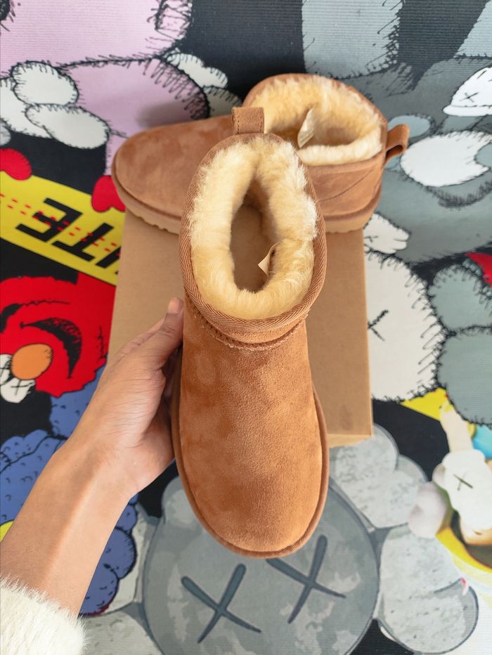 UGG Mini Bottes de neige Marron Taille 38 - photo numéro 3
