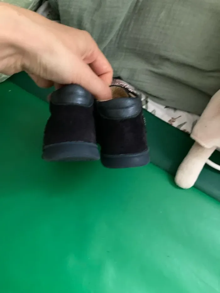 Chaussures taille 19 en cuir - photo numéro 5
