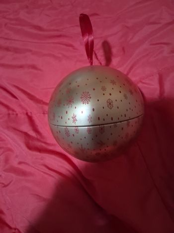 Boule de noel neuve yves rocher