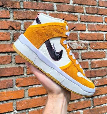Baskets Nike dunk high up jaune blanche pointure 37 neuves