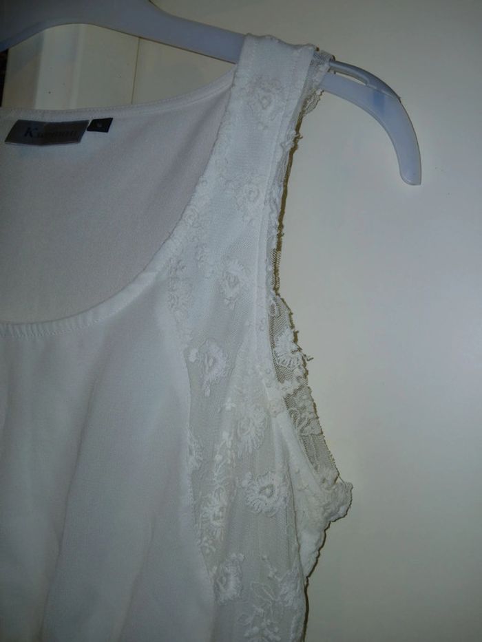 🤍 Jolie robe blanche élégante sans manches avec détails en dentelle KWoman taille 36. - photo numéro 5