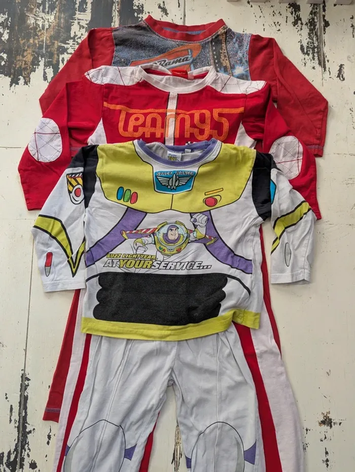 Lot de 3 pyjamas à manches longues Disney Pixar garçon – Buzz l’Éclair & Cars – Taille 4/5 ans