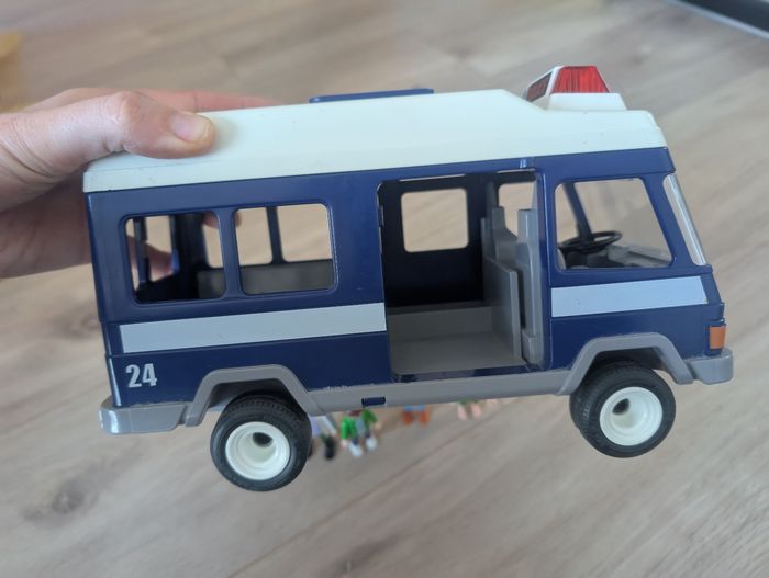 Camion de police playmobil+ personnages - photo numéro 4