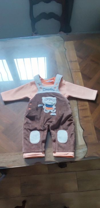 Ensemble salopette + t-shirt chauds 6 mois