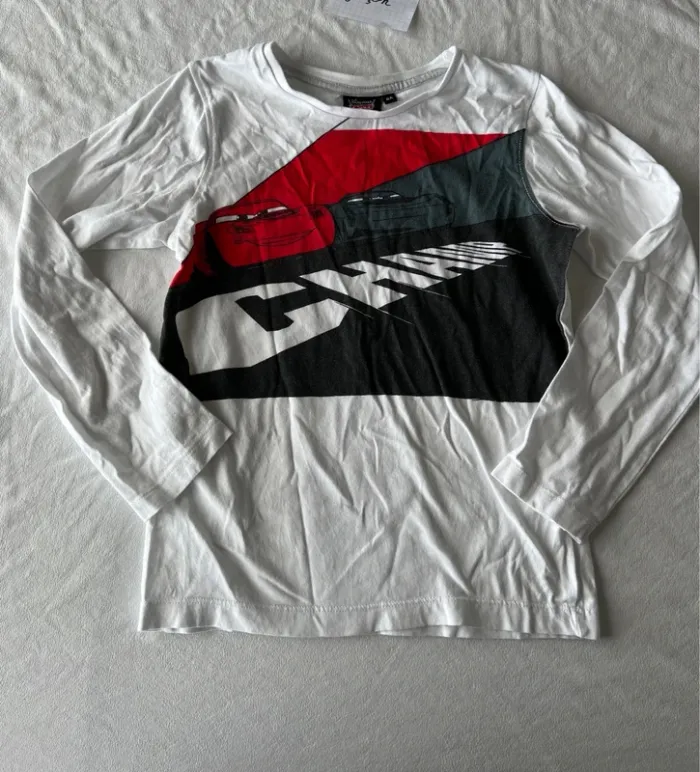 Tee shirt cars