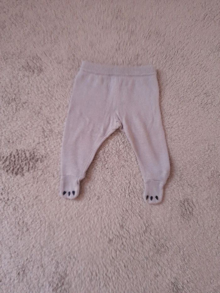 Pantalon bébé avec pieds 1 mois.
