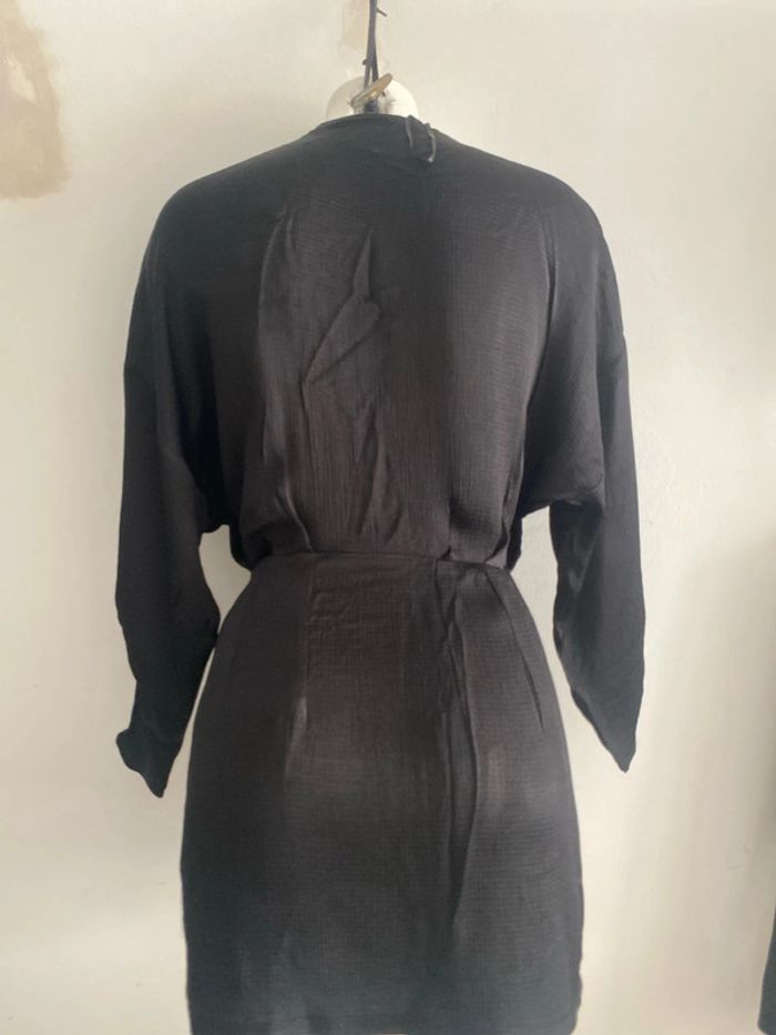 Robe satiné noir décolleté plongeant XS - photo numéro 5