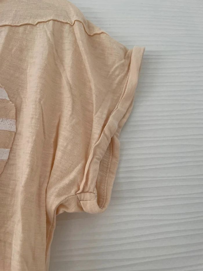 Haut t-shirt beige crème avec motifs coeurs rayures à manches courtes col rond - photo numéro 3