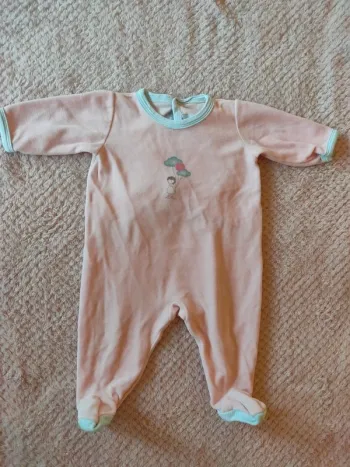 Pyjama Petit Bateau taille 3 mois
