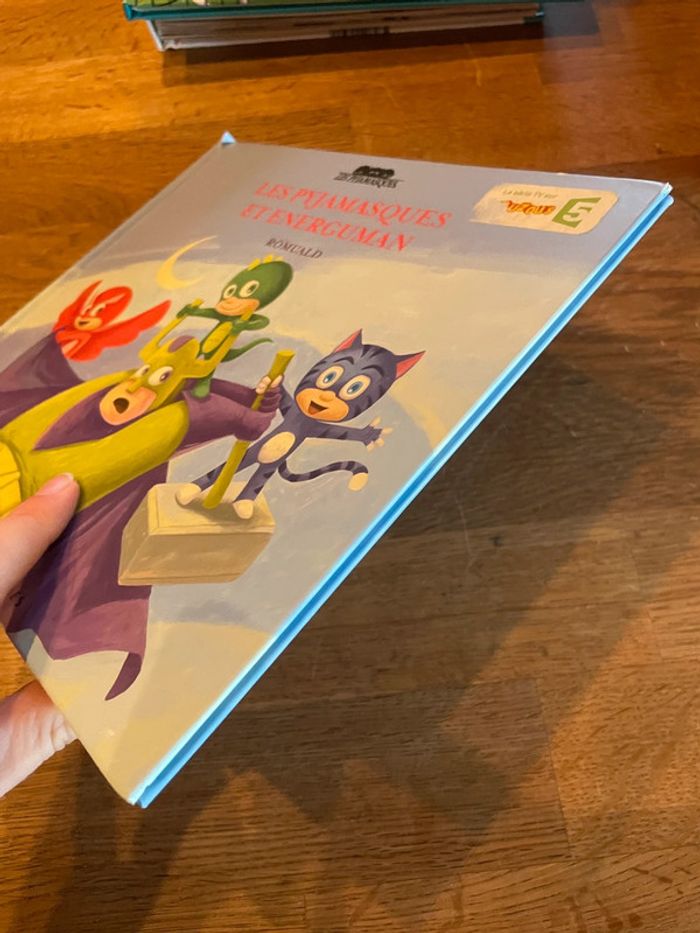 Livre Pyjamasque Numéro 17 Les Pyjamasques et Energuman - photo numéro 4
