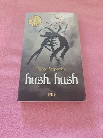 Livre hush, hush