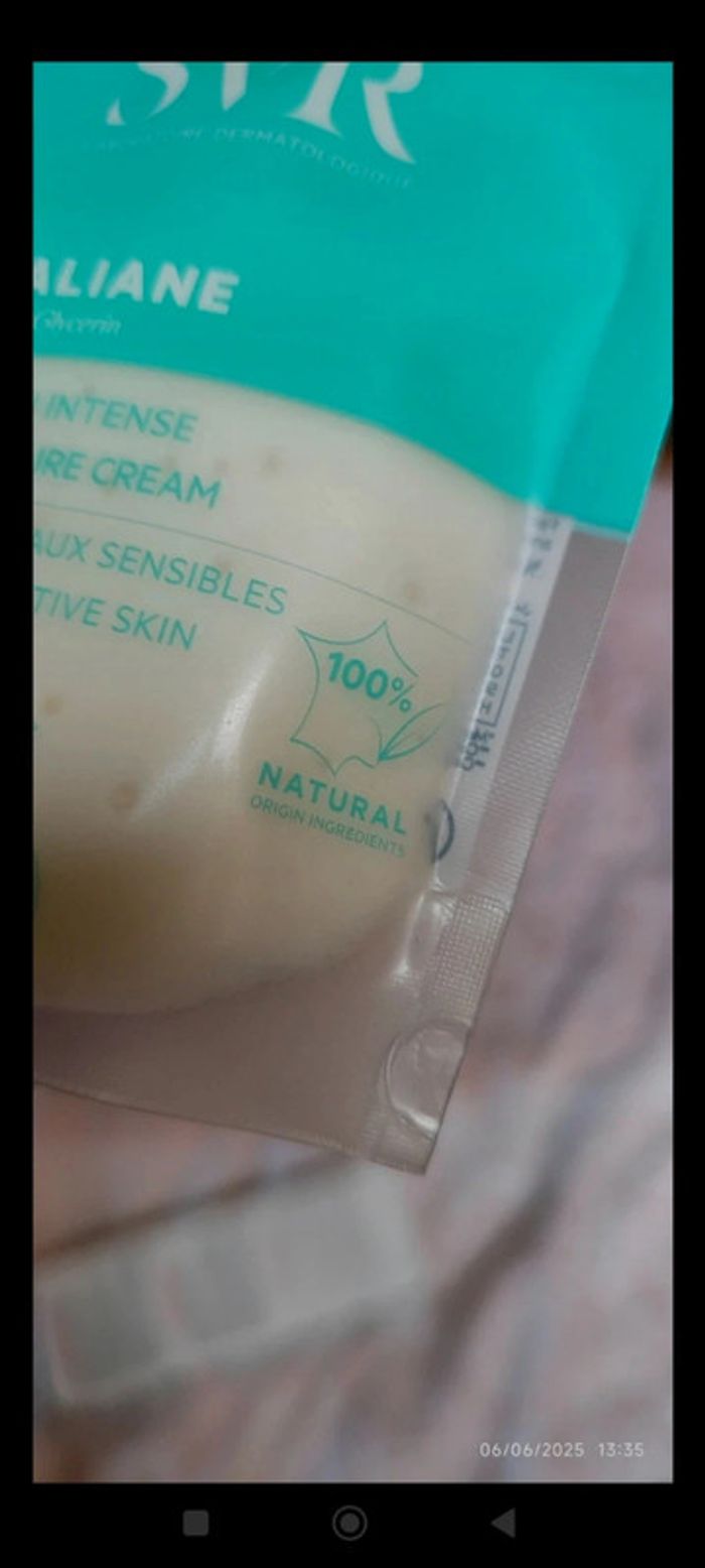SVR Crème Hydraliane 
Hydratation Intense Acide Hyaluronique et Glycérine 50 ml
Neuf - photo numéro 2