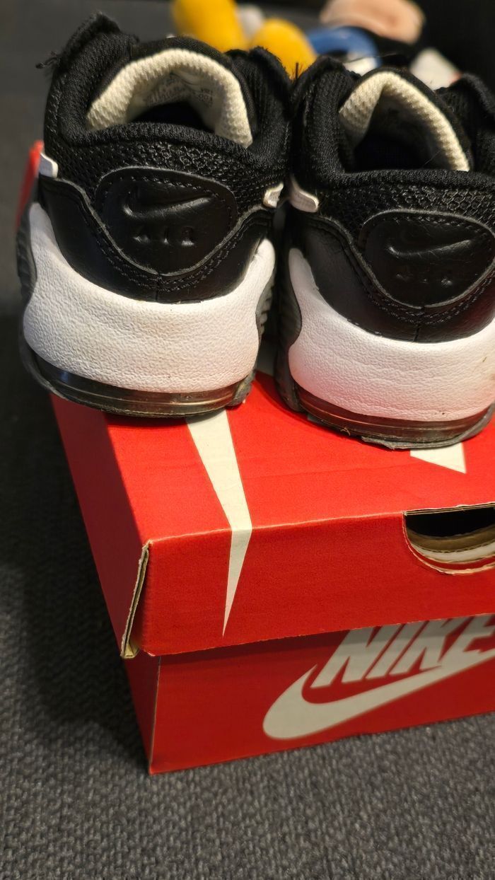 (Etat neufs)🥰🤩😍Superbes Baskets NIKE  AIR MAX pointure 23.5 (lacets élastiques)😍🤩💙🥰 - photo numéro 5