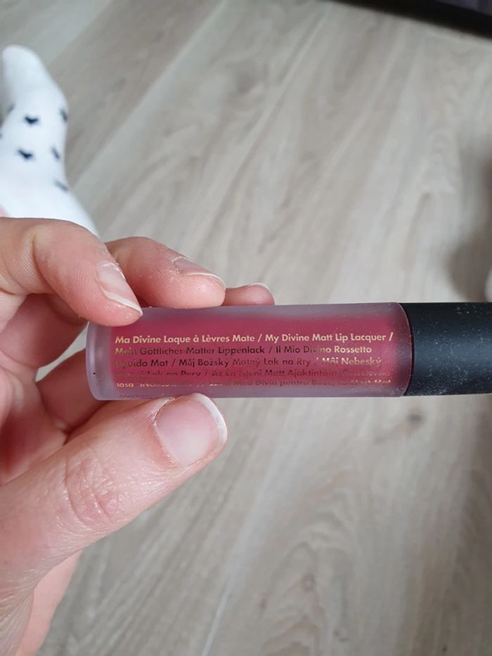 Rouge à lèvres mat neuf - photo numéro 2