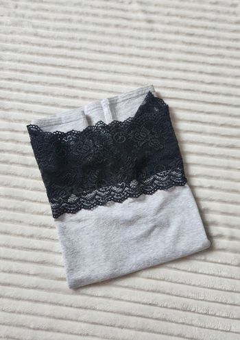 Tee-shirt gris dentelle noire – Taille L – Cache Cache – Très bon état