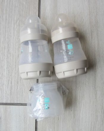 Lot de 2 biberons 160 ml + recharge 130 ml