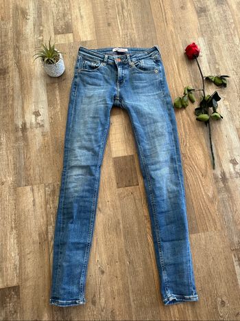 - Jean Tommy Jeans  - Taille 25  - Très bon état