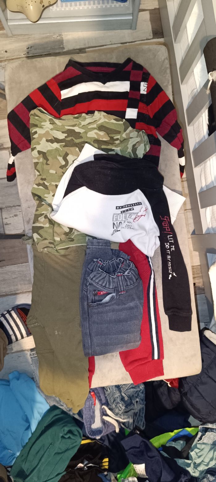 Vêtements garçon de 3 à 5 ans neuf très peu utilisé - photo numéro 4