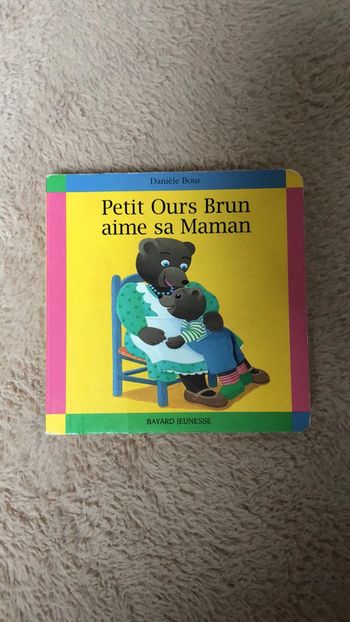 Livre petit ours brun