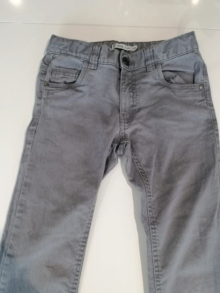 Jeans gris T 10 ans 👦🏻 - photo numéro 3