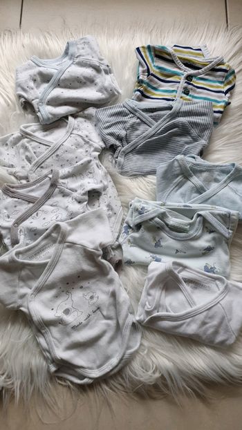 9 bodys manches longues taille 1 mois