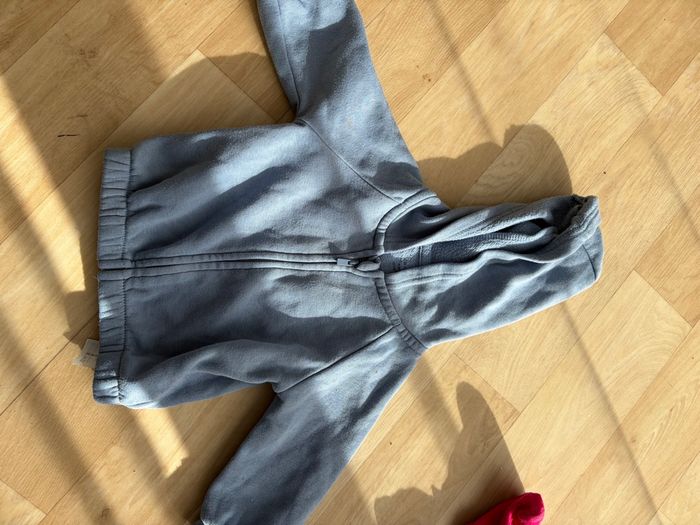 Lot vêtement fille 9 mois - photo numéro 3