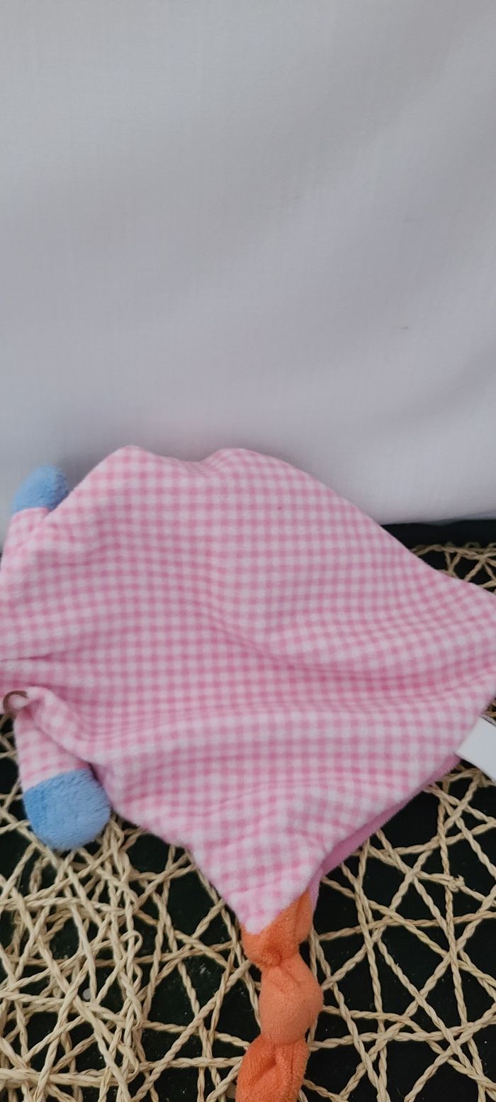 DISNEY DOUDOU ANE BOURRIQUET PLAT VIOLET ROSE JARDINIER - photo numéro 4